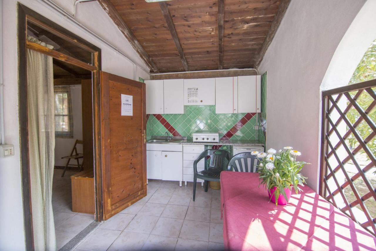 Campeggio Villaggio Sos Flores トルトリ エクステリア 写真