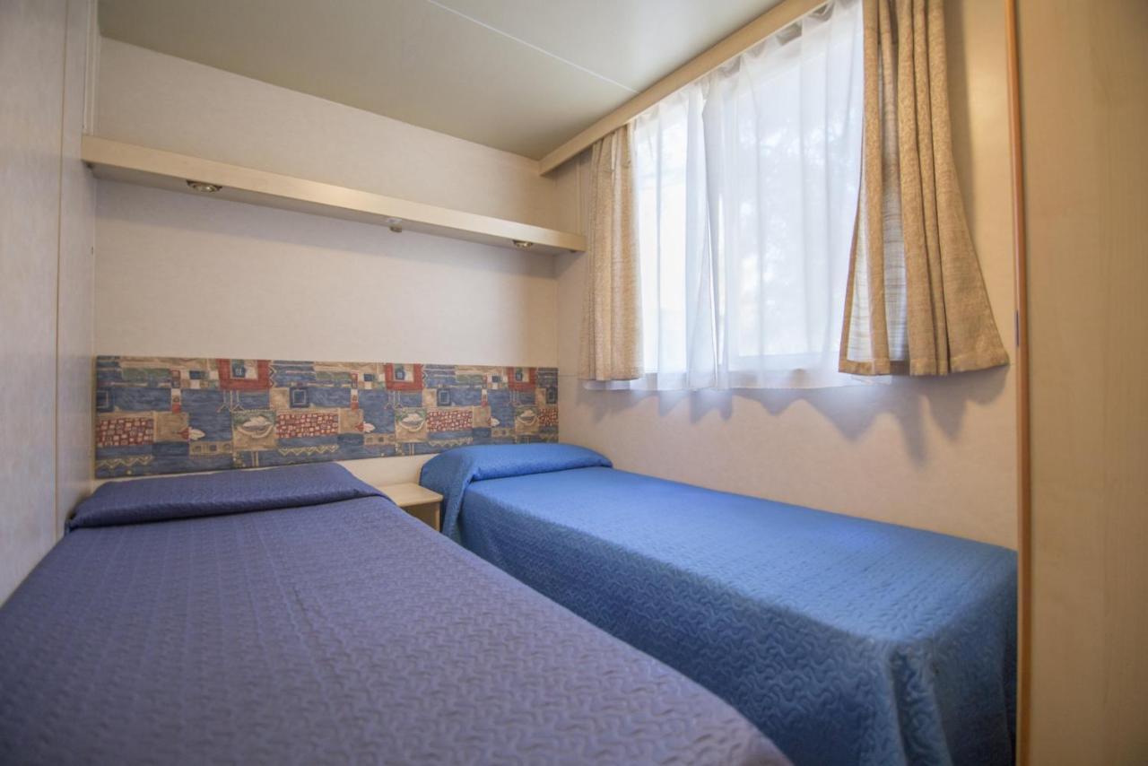Campeggio Villaggio Sos Flores トルトリ エクステリア 写真