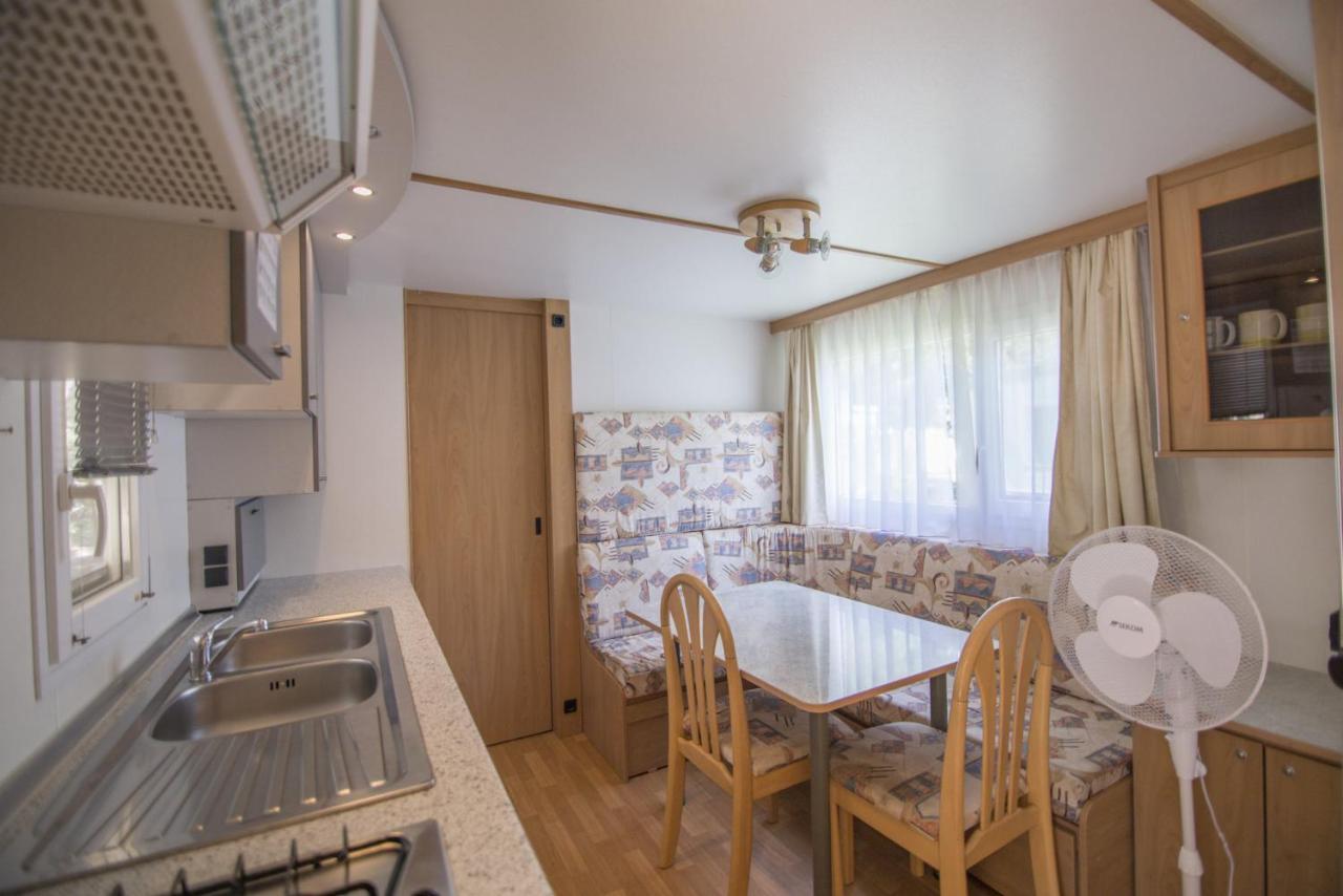 Campeggio Villaggio Sos Flores トルトリ エクステリア 写真