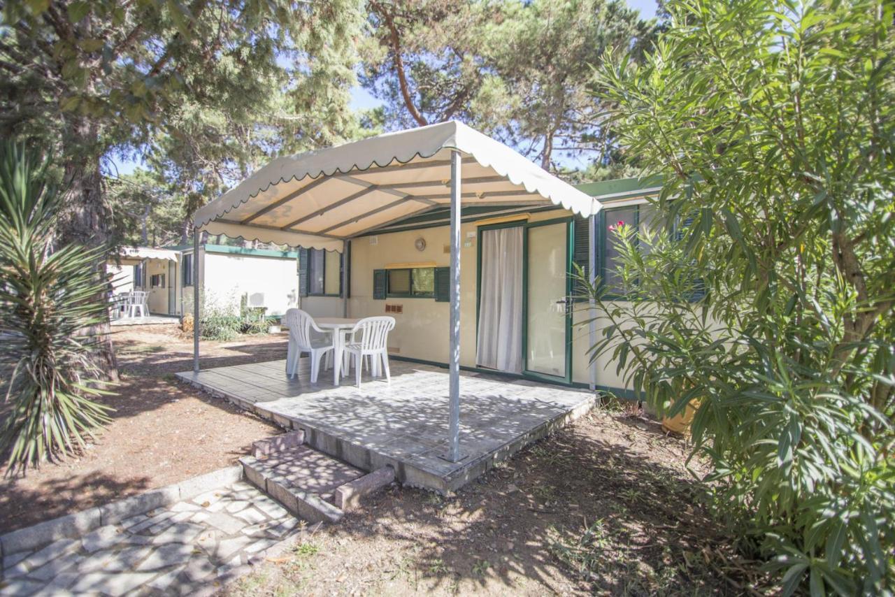 Campeggio Villaggio Sos Flores トルトリ エクステリア 写真